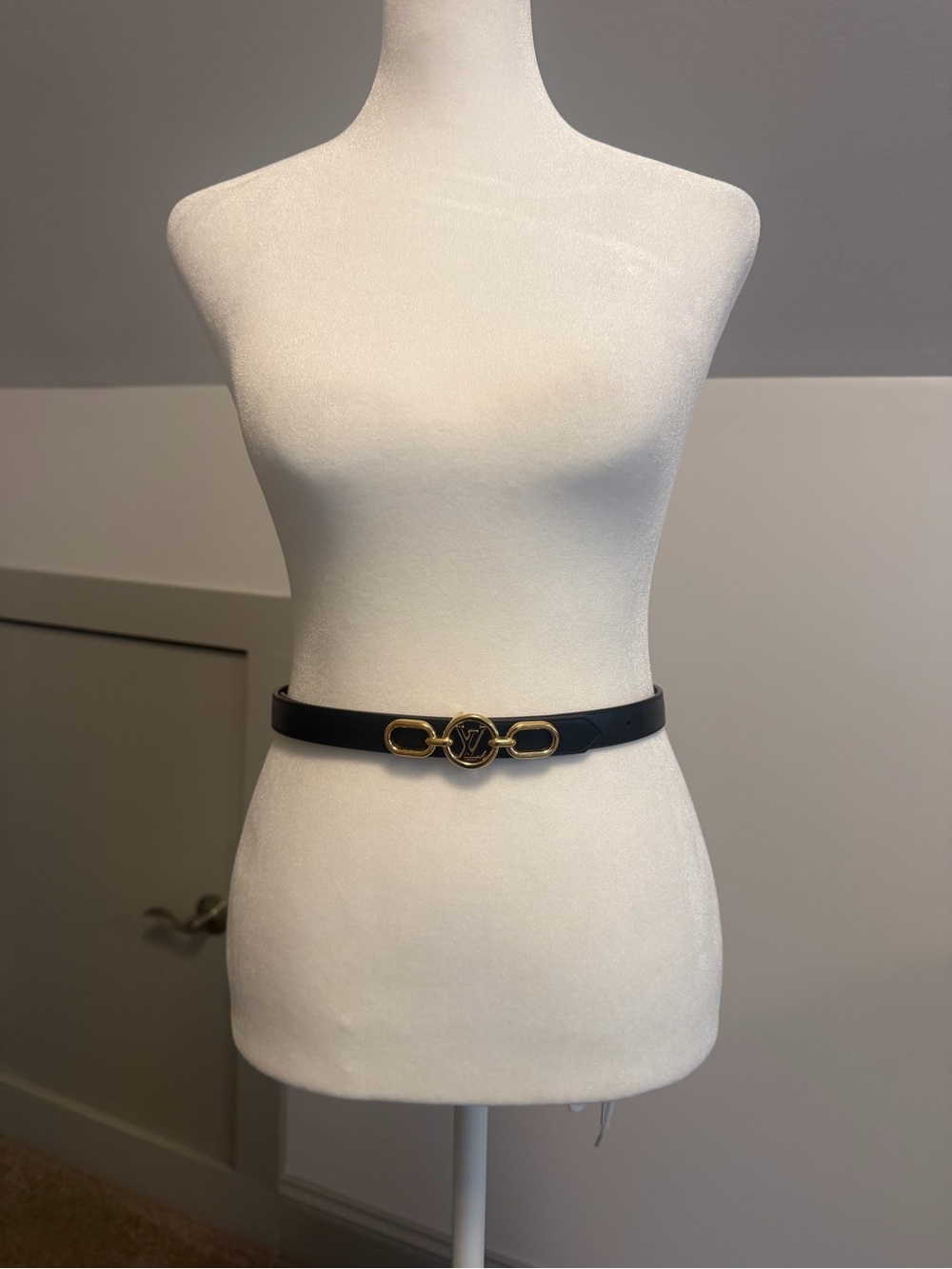 Louis Vuitton Monogram Reversible Belt Gold LV Circle Link Buckle 75 30 M0510